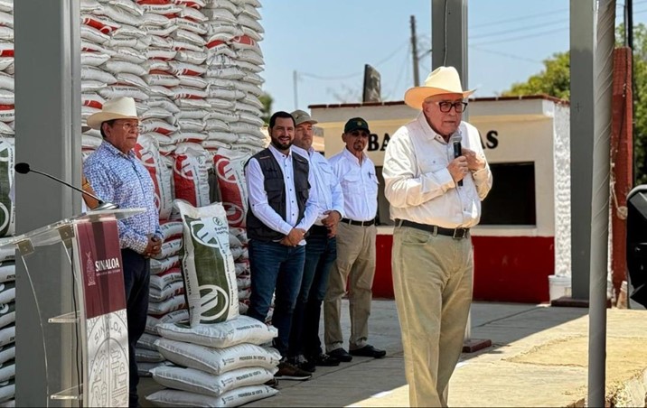  Rocha Moya arranca la entrega de Fertilizantes para el Bienestar a productores sinaloenses