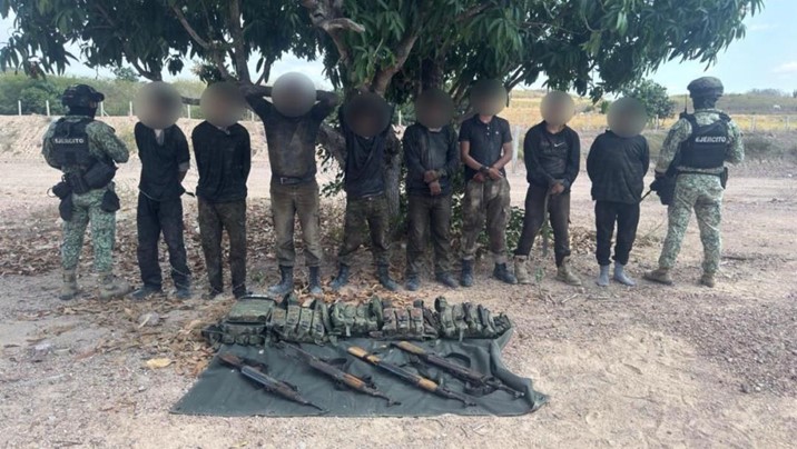 Detienen a ocho civiles armados tras agresión a militares en Escuinapa