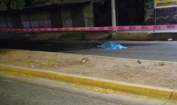 Hombre muere al caer de scooter eléctrico en Los Mochis