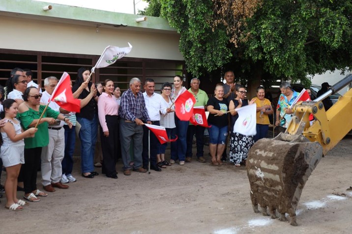 Inician rehabilitación de redes de agua y drenaje en la colonia Los Albañiles de Navolato