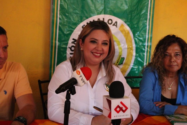 Maestros piden que los Libros de Texto no sean usados como debate político