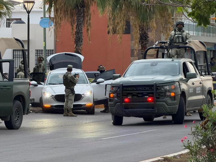  Persecución y balacera en Valle Alto termina con una camioneta y un arma larga asegurada 