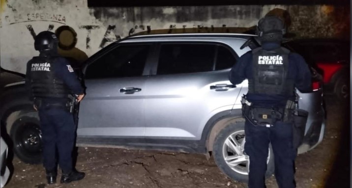 Recuperan camioneta Hyundai robada en Alturas del Sur