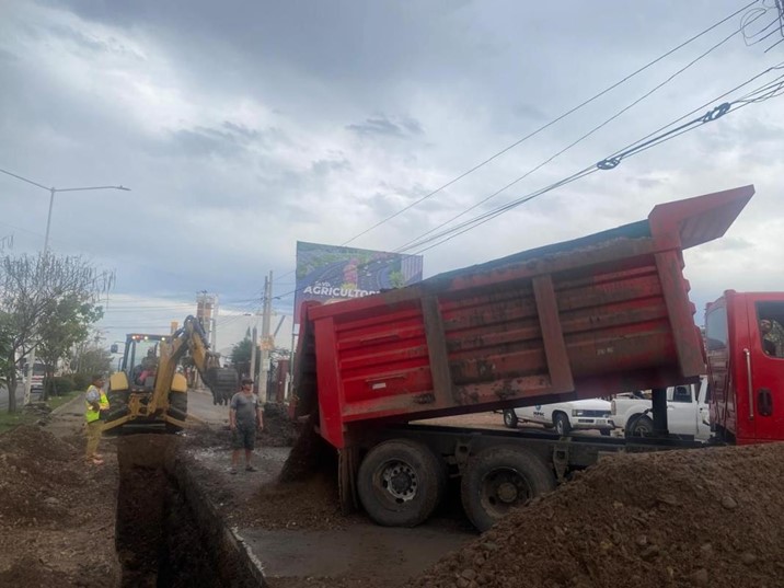 Renuevan drenaje sanitario en el bulevar Francisco I. Madero