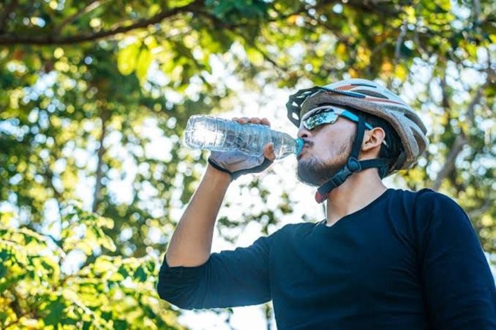 Calor extremo obliga a reforzar hidratación durante el ejercicio