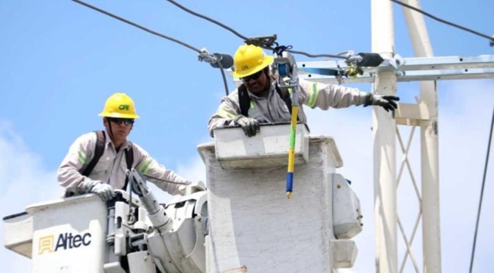 CFE restablece suministro eléctrico en Sanalona tras daños por tormenta