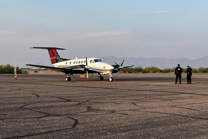 FGR identifica al piloto que trasladó al "Mayo" a EU