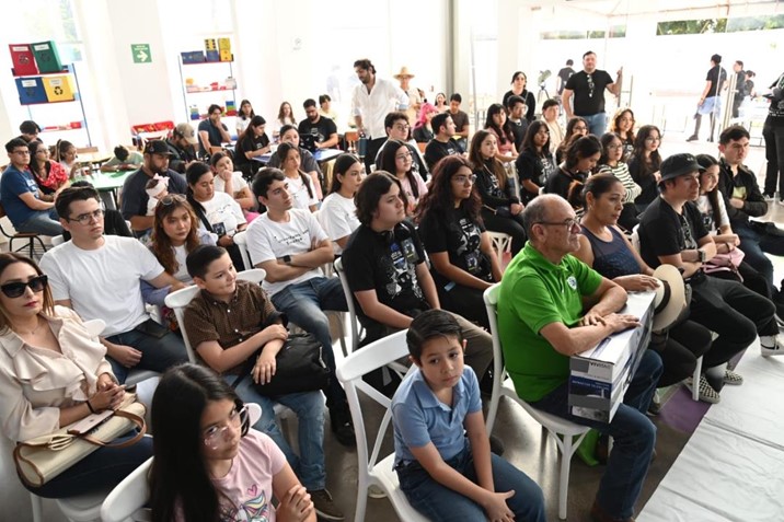 UAS participa en la Noche de las Estrellas