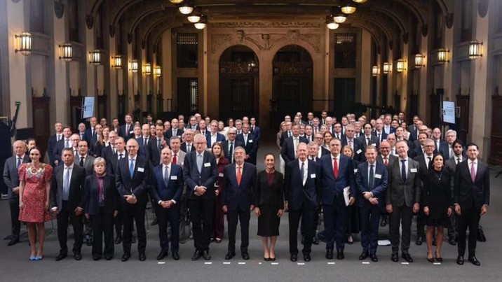 Sheinbaum recibe a líderes empresariales nórdicos en Palacio Nacional