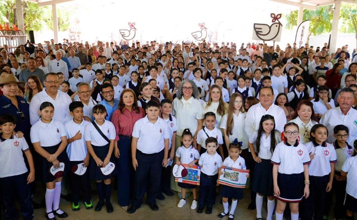 Gobernadora encabeza arranque del ciclo escolar 2026-2027