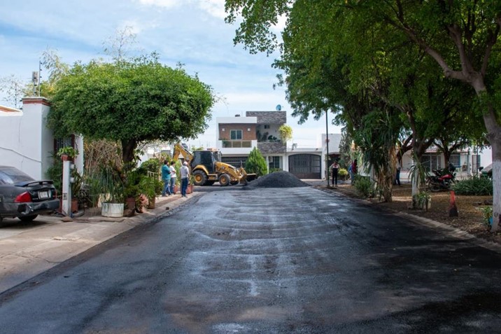 Mejoran calles de Culiacán con acciones continuas de reencarpetado y bacheo