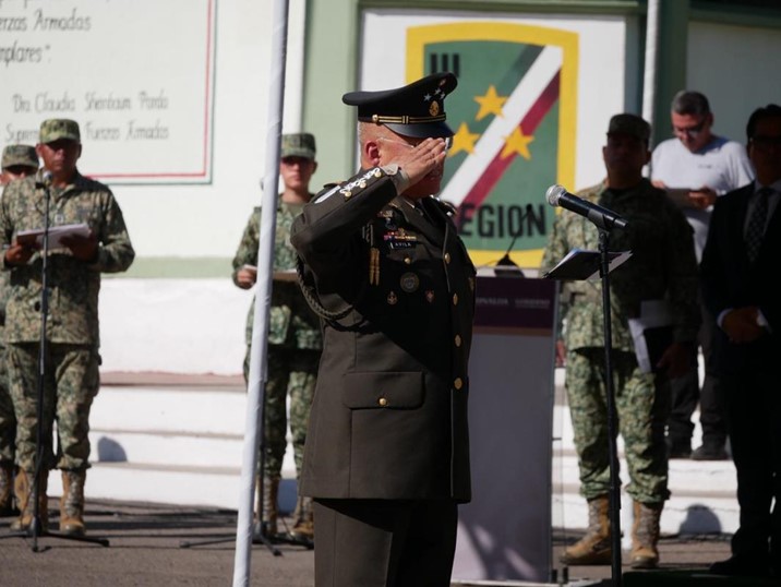 Toman protesta al nuevo comandante de la Novena Zona Militar