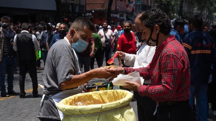  México crece desde las ‘sombras’: Negocios fuera del alcance del SAT sostienen la economía