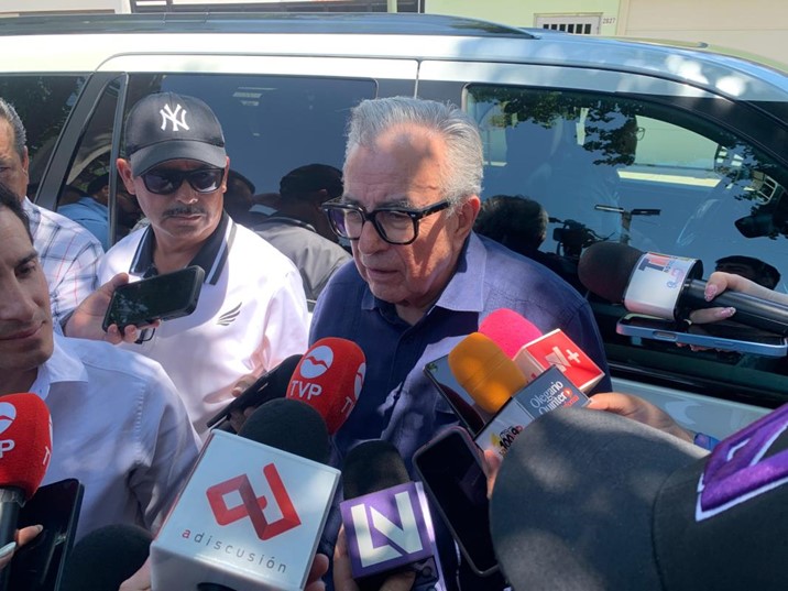  Con el acompañamiento del Ejército, personal de CFE reestablece servicio de energía en Tepuche