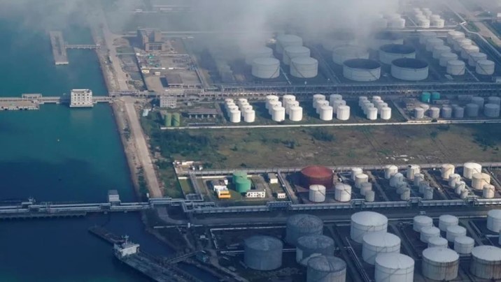  Petróleo cae por debajo de 100 dólares tras anuncio de Trump de alto el fuego de dos semanas