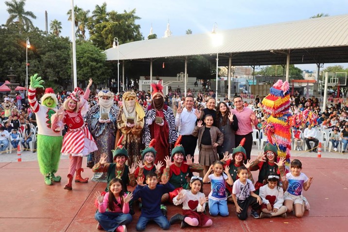 DIF Navolato fortalece la unión familiar con la tradicional Mega Rosca de Reyes