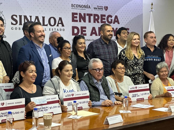 Entrega gobernador apoyos y créditos a emprendedores de todo el estado