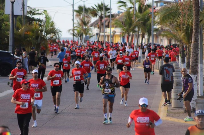  Más de mil personas participan en la carrera “Juntos Salvando Vidas” en Altata