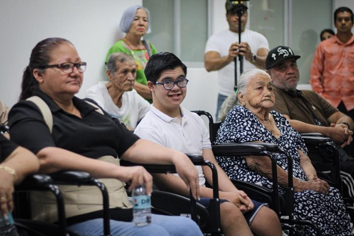Inicia campaña para entregar sillas de ruedas a población vulnerable