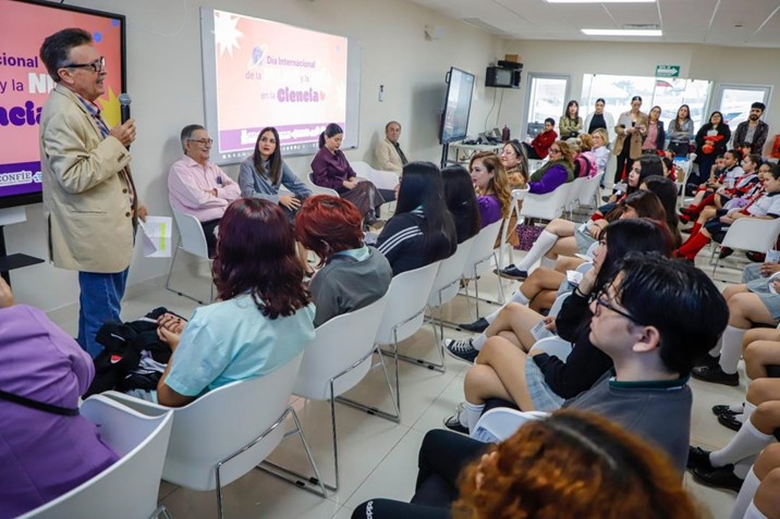 Celebran a futuras científicas con experimentos y liderazgo simbólico en Culiacán
