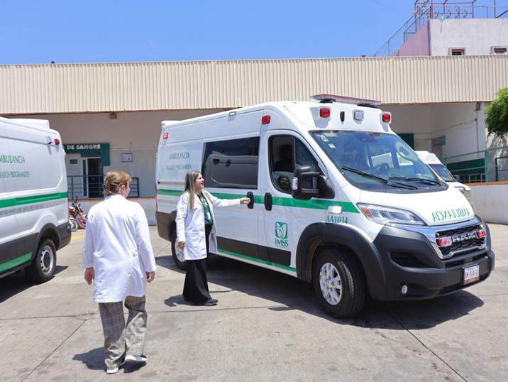 IMSS Sinaloa suma cuatro ambulancias para agilizar traslados de pacientes