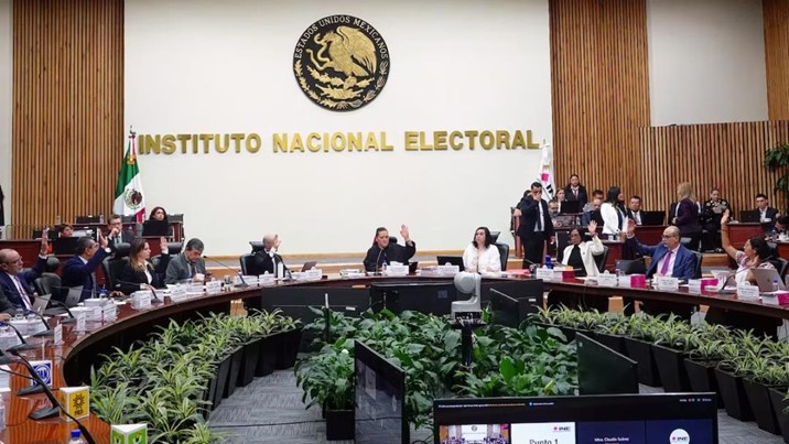 INE aprueba mayoría calificada de Morena en San Lázaro; se quedan a dos escaños en el Senado