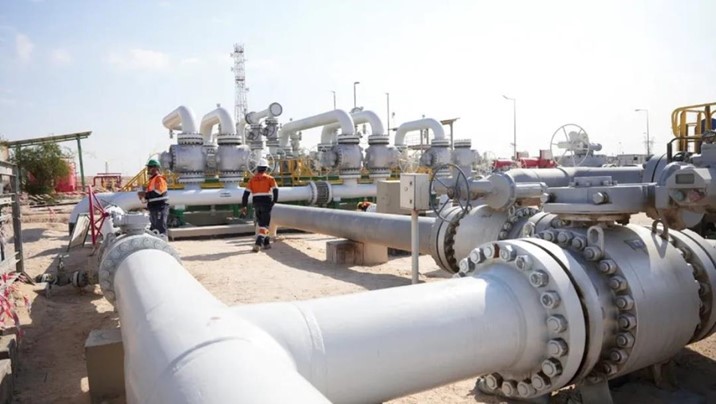  Petróleo sube tras ataques a buques cerca del estrecho de Ormuz