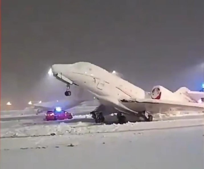 En Alemania, INTENSA NEVADA congela aviones a punto de despegar