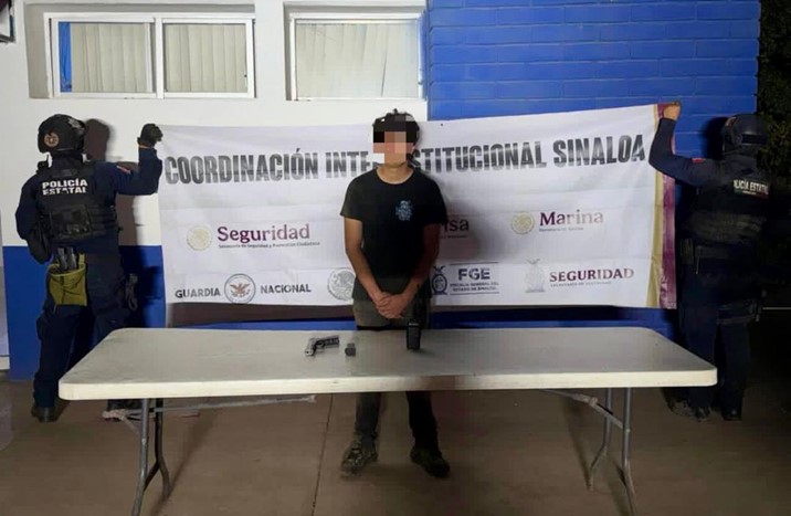 Detienen a un menor de edad armado y con un radio, en Culiacán