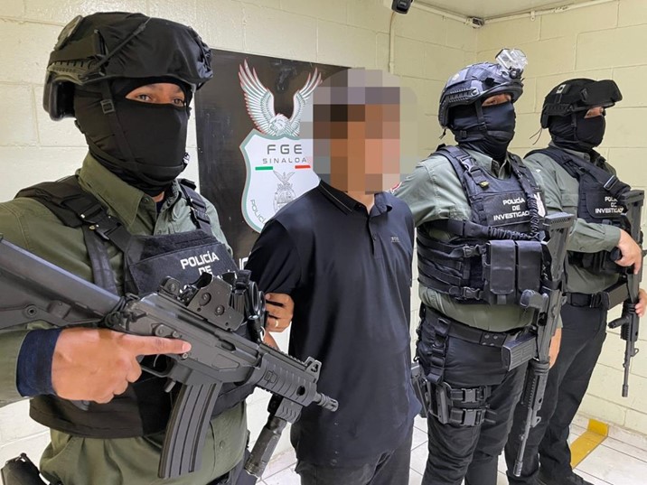 Asegura FGE seis vehículos robados tras detención en Culiacán