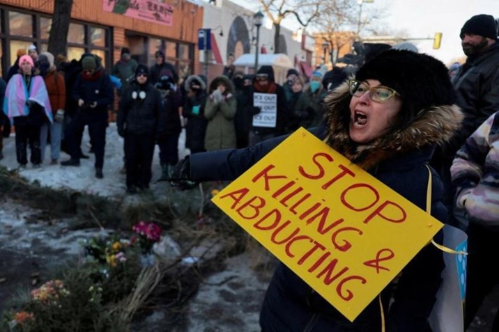 Tribunal federal prohíbe expulsión de niño migrante mientras impugna su detención