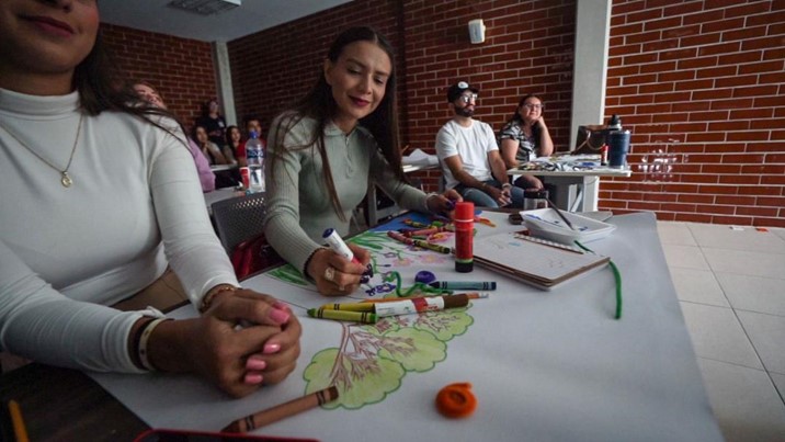 DIF Sinaloa desarrolla taller de 'Estrategias de Arte-Terapia'