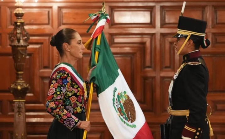 Vestido de Sheinbaum rinde homenaje a artesanas de Oaxaca