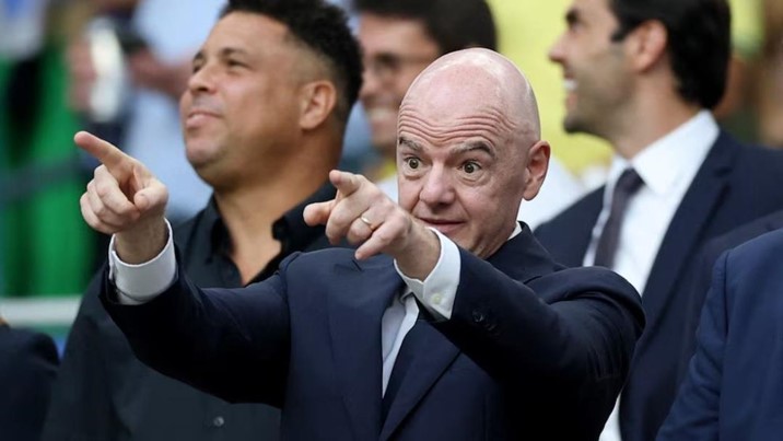 Renuncia asesor clave de FIFA por polémico plan financiero