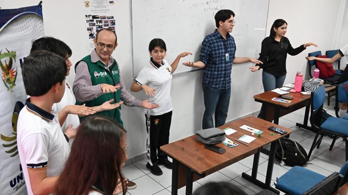UAS lleva herramientas emocionales a jóvenes para enfrentar estrés y cambios