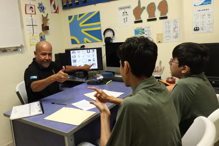 Acompañamiento especializado garantiza continuidad escolar en preparatoria de la UAS