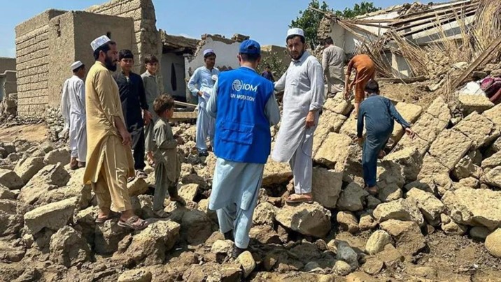 Más de 800 personas mueren por terremoto magnitud 6 en Afganistán; hay 2 mil 700 heridos