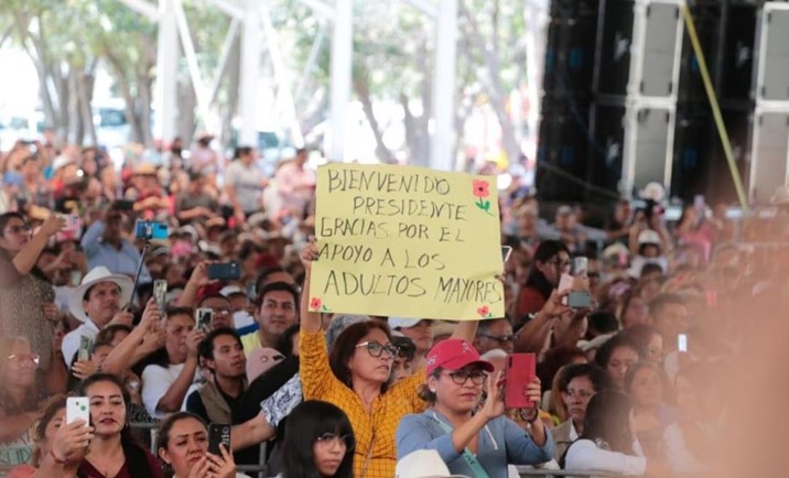 Quiere AMLO que pensión del Bienestar para adultos mayores sea mensual