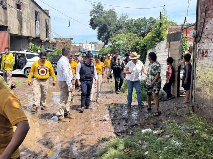 Habilitan refugio temporal tras lluvias que golpearon Mazatlán