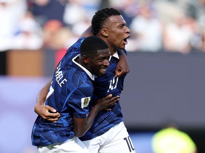 Mbappé y Olise impulsan a Francia a los octavos de final
